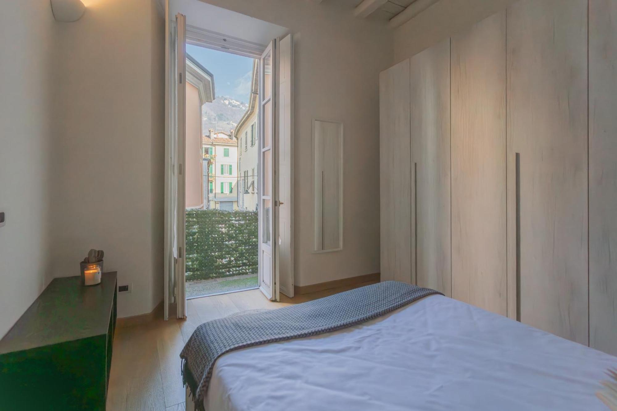 Wine Not Apartment In Como City Centre מראה חיצוני תמונה